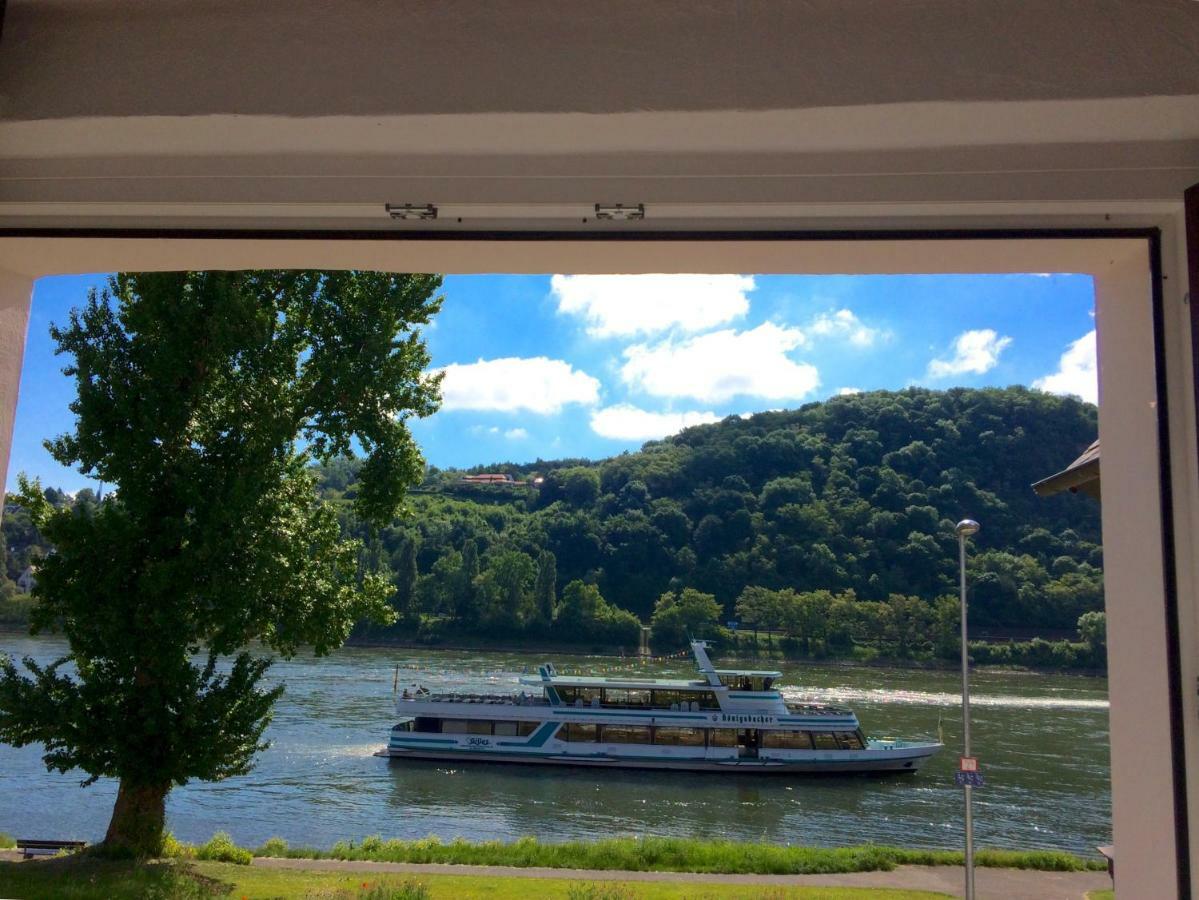 Haus Am Ufer Mit Rheinpanoramablick Appartement Koblenz  Buitenkant foto