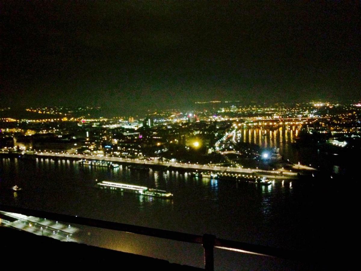 Haus Am Ufer Mit Rheinpanoramablick Appartement Koblenz  Buitenkant foto