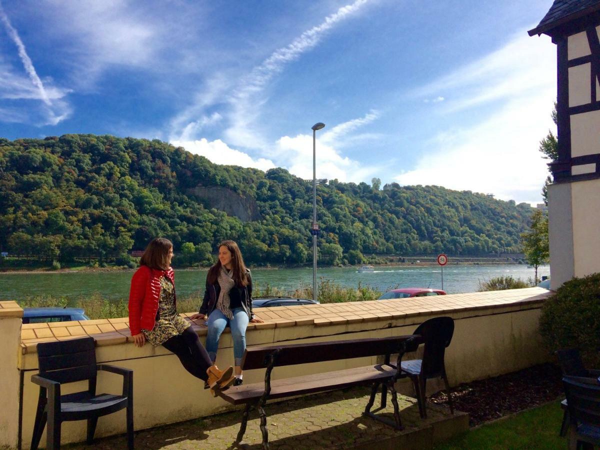 Haus Am Ufer Mit Rheinpanoramablick Appartement Koblenz  Buitenkant foto